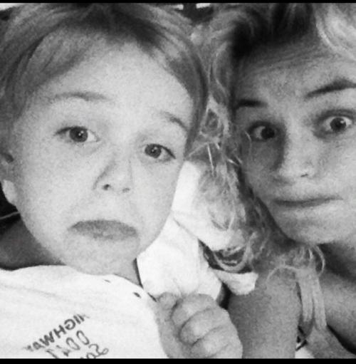 Полина Гагарина поздравила своего сына с 17-летием и выложила его фотографии из разных лет. 02