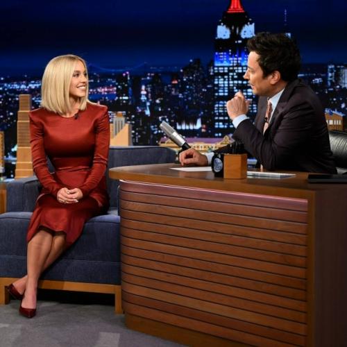 Сидни Суини стала гостьей вечернего шоу с Джимми фэллоном, и ее появление вызвало настоящий фурор! 03