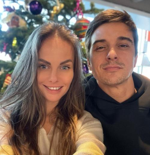 Продолжение истории. Я обещала рассказать откуда моя страсть к косметике. 03