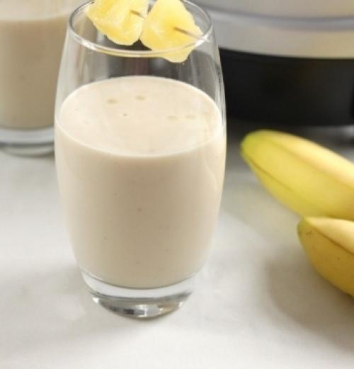 Кокос, ананас, банан.

