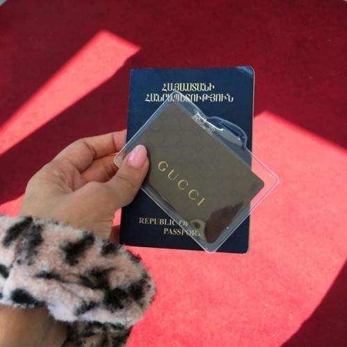 Эту модель зовут армине арутюнян и она стала лицом Gucci. 04