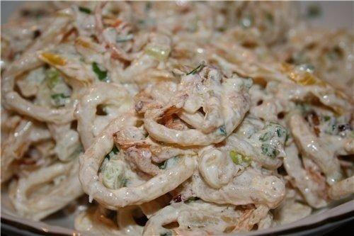 Нежный кальмар в сметанном соусе. Нежный кальмар в сметанном соусе.