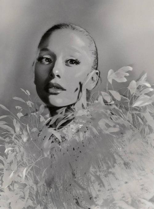 Ариана гранде для мартовской обложки итальянского Vogue снялась. 02