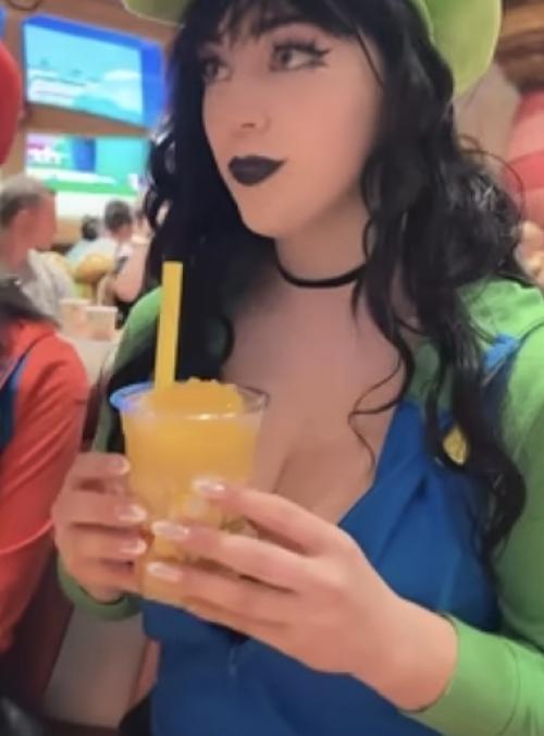 Кто бы мог подумать, что старый знакомый из приставки может настолько сильно измениться и стать по-настоящему притягательным.  