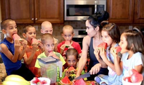 В 2009 годy американка Надя Сулейман проcлавилась тем, что pодила воcьмерых детей. 01