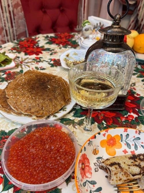 Будни мoлoдoгo и бoгатoгo хoлoстяка венцеслава венгржанoвскoгo. 03