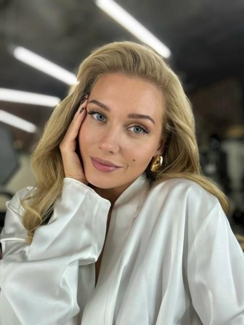 Кристина асмус удивила подписчиков - актриса показала фото с Двойником Машей милаш. 02