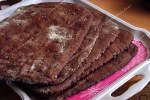 Торт Спартак.   Торт Спартак - это медовик с заварным кремом и шоколадными медовыми коржами. 04