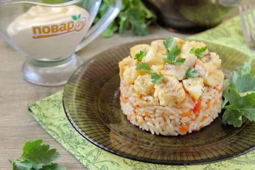 Минтай с рисом в духовке.