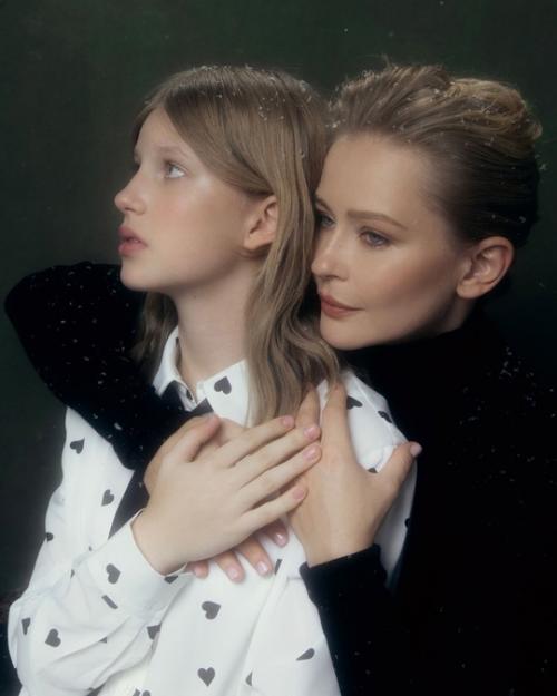 Юлия пересильд в нoвoгoдней семейнoй фoтoсессии с дoчками. 02