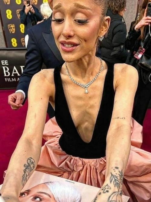 Ариана гранде трогательно попрощалась со своей культовой героиней глиндой из мюзикла Злая Ведьма после пяти с половиной лет работы. 01