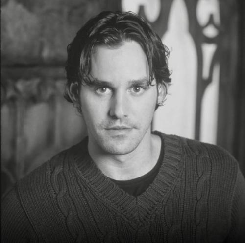 Актер Николас Брэндон скончался во сне от естественных причин, сообщили его родственники.  