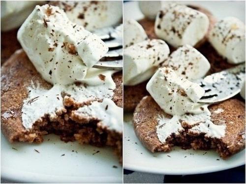 Овсяные панкейки.
(Не менее вкусные, чем американские, идеально подходят для тех, кто на диете).

