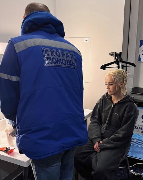 Пока другие думают над идеями контента, Клава кока поднимает архивы своей фотопленки. 05