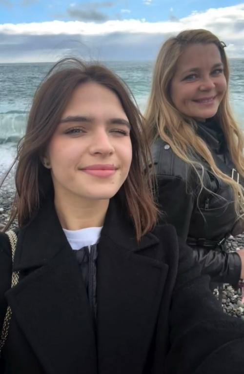 Ирина пегова 20-летнюю дочь показала. 
