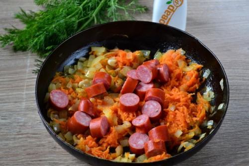 Суп с охотничьими колбасками и сыром. 02