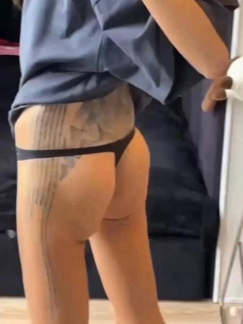 Бывшая жена известного футболиста Анна мамаева открыто поделилась своими переживаниями после установки имплантов. 01