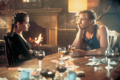 В сериале Расхитительница Гробниц образ Лары крофт достался Софи Тёрнер, известной по игре престолов и людям икс. 07