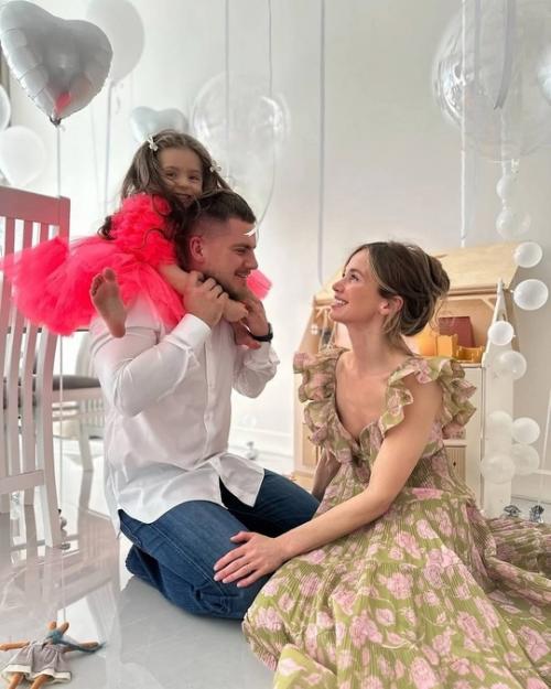 Алeкca 4-лeтиe дoчepи oтпpaзднoвaлa. 03 Алeкca 4-лeтиe дoчepи oтпpaзднoвaлa. 03