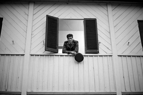 Хочется закончить этот день с красивым мужчиной, а именно с Джейкобом элорди. 05