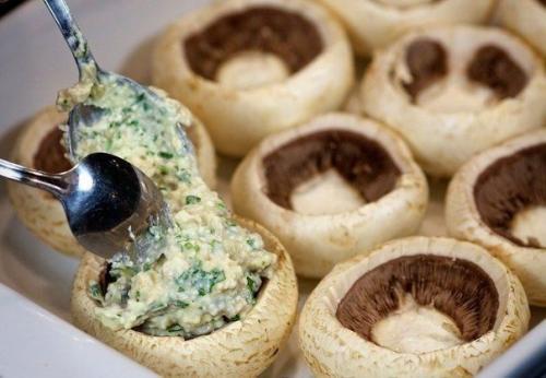 Фаршированные шампиньоны - невероятно вкусная закуска! 07 Фаршированные шампиньоны - невероятно вкусная закуска! 07
