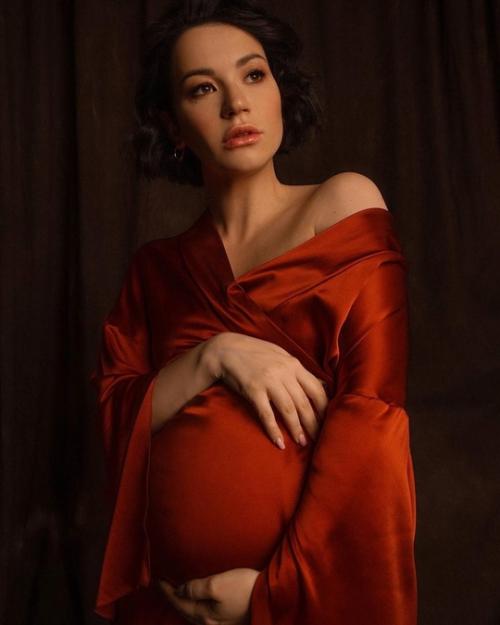 Ида галич показала Беременную фотосессию с женихом. 01