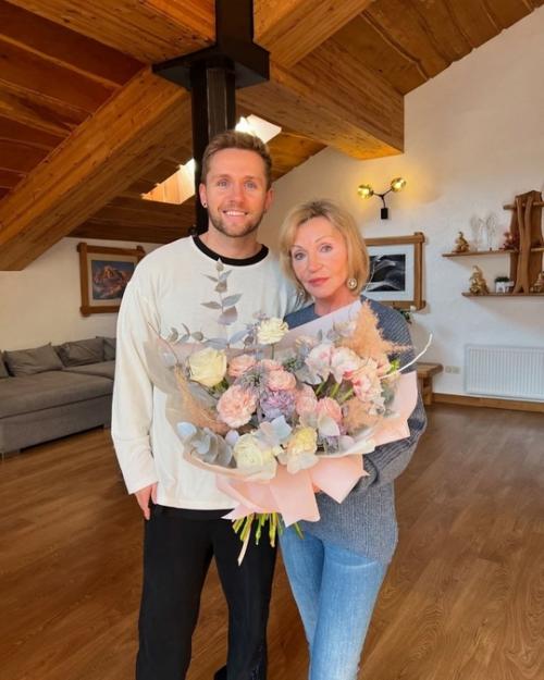 Влад соколовский маму с 72-летием трогательными семейными снимками поздравил. 03