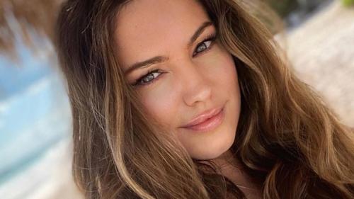 Келли Брук, актриса в возрасте 44 лет, заслуженно признана самой красивой женщиной в мире. 04