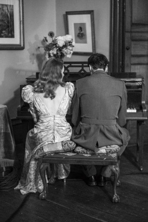 Хочется закончить этот день с красивым мужчиной, а именно с Джейкобом элорди. 04