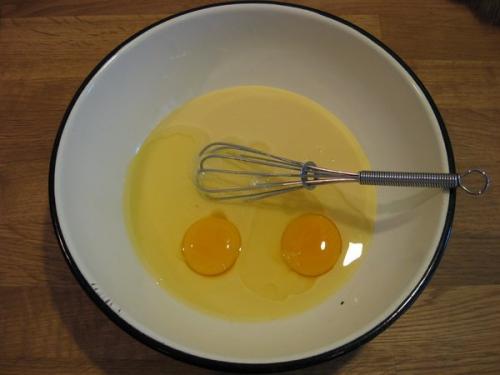 Быстрый рулет на сгущенном молоке. 01 Быстрый рулет на сгущенном молоке. 01