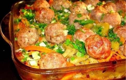 Картофельная запеканка с тефтелями. Картофельная запеканка с тефтелями.