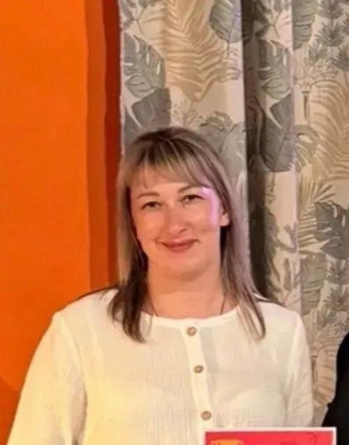 В результате удара беспилотника погибла медицинская сестра, работавшая в александровской больнице. 

