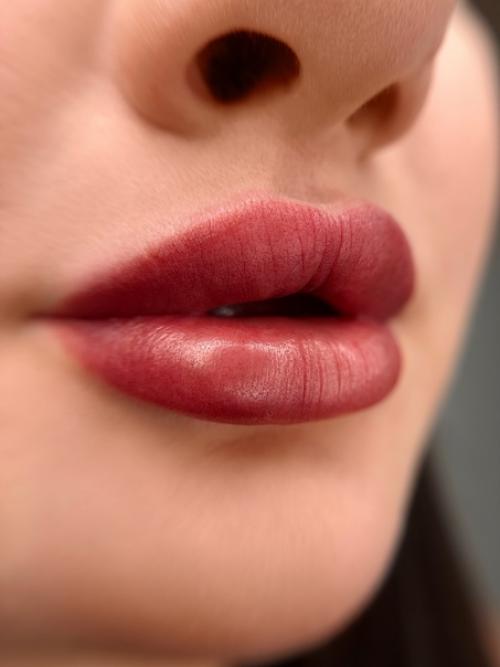 Здравствуйте!  Я ретушер и абсолютно бесплатно обработаю 1 кадр для вас. 05