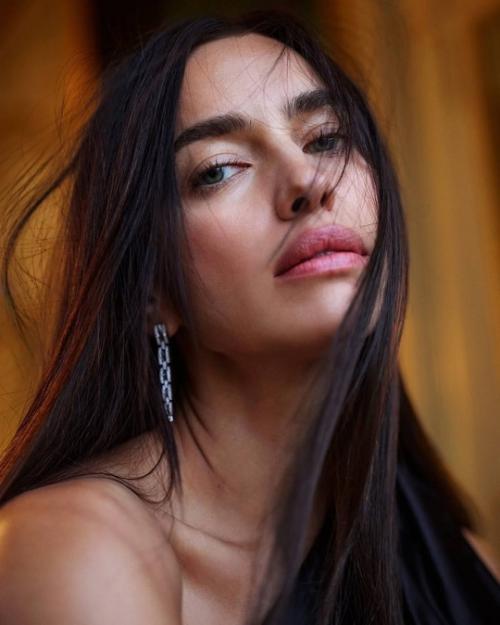 Ирина шейк и Адриана Лима снялись для нового выпуска Vogue France. 03