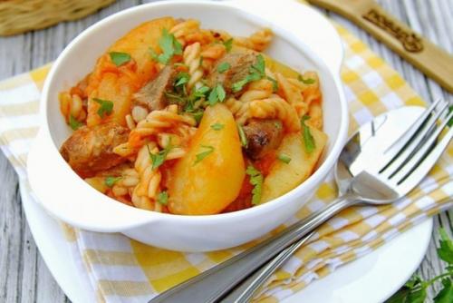 Жаркое с макаронами.

