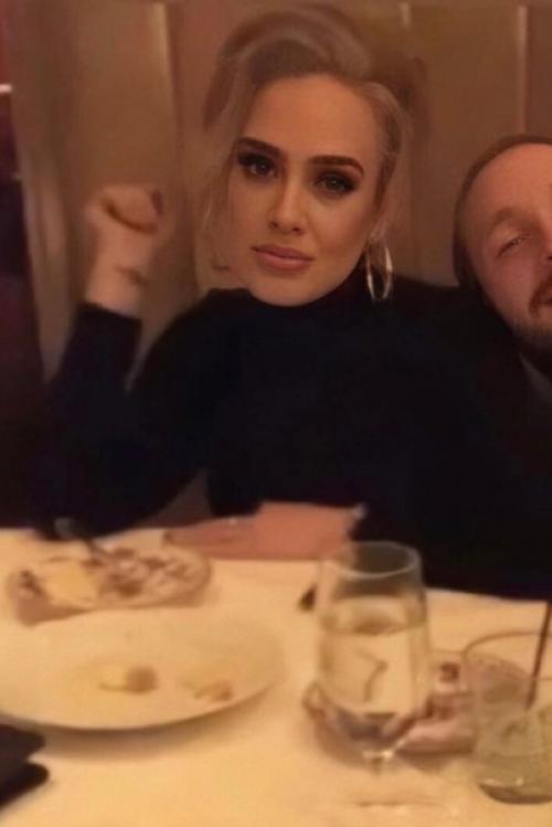 Похудевшая Адель - это сенсация 2020 года. 01