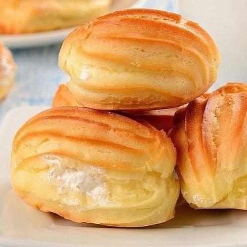 Заварные пирожные с нежной начинкой. Заварные пирожные с нежной начинкой.