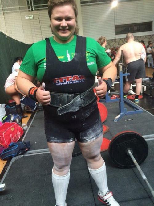 Мы поздравляем тренера фитнес хаус Гаврилову Анну с установленным рекордом на всероссийских соревнованиях по пауэрлифтингу Белые Ночи! 02