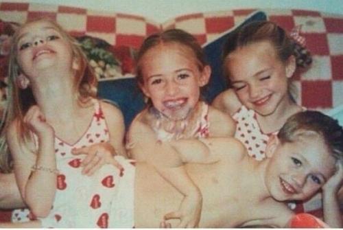 Вот это огромная семья, 4 ребенка: лаки Блю, куин старли, Дейзи Клементин и пайпер Америка. 02