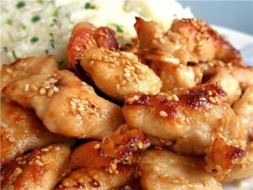 Обычный лак.  Простой любитель) хочу попробовать гелем поманикюрить, но не знаю получится ли.