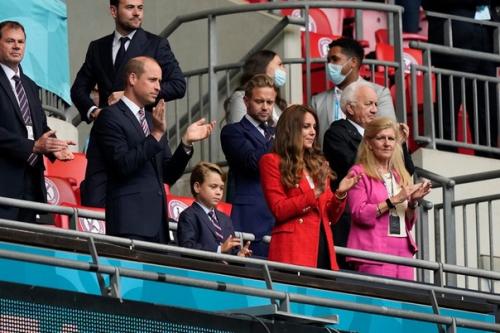 В VIP - ложе со звездами и сыном. 01