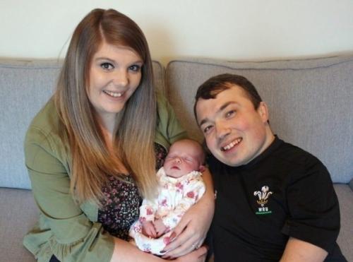 Необычная пара, но главное - они счастливы вместе. 02