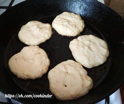 Оладушки с яблоком, сочные и нежные. 01