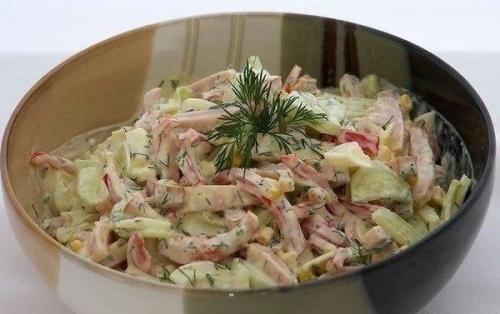 Салат с яйцом и ветчиной.