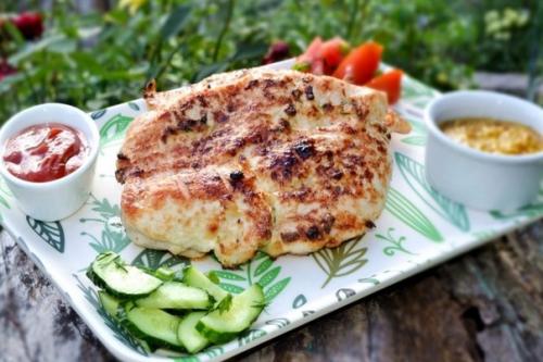 Куриная грудка на мангале.