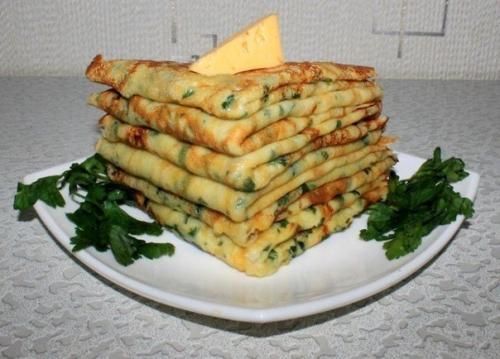 Тонкие блинчики с сыром и петрушкой. Тонкие блинчики с сыром и петрушкой.