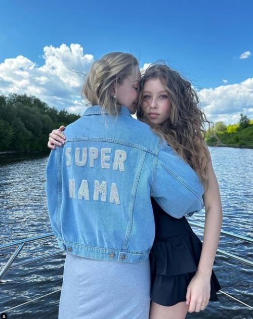 Моя дочь известнее меня, но главное - её счастье, а не карьера. 01