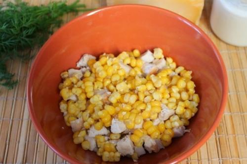 Салат из курицы с ананасами (классический). 02