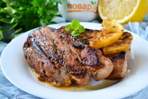 Мясо жареное крупным куском. Мясо жареное крупным куском.