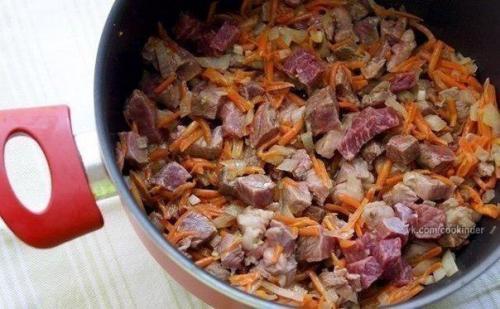 Картошечка, тушенная с мясом (как в д/садике. 02